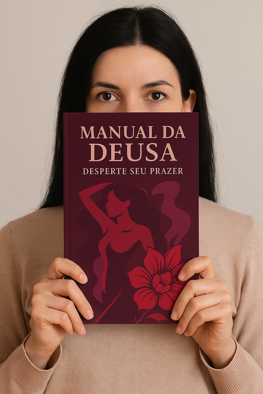 Mulher segurando o Manual da Deusa